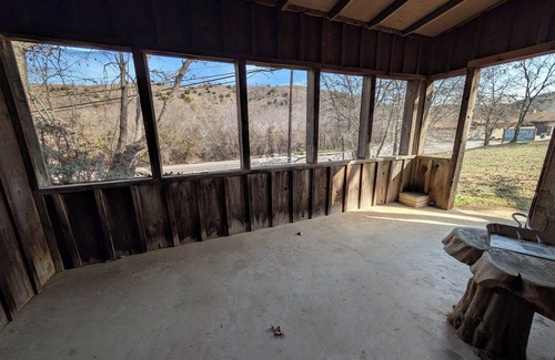 Davis Cabin | Family cabin w/large fireplace