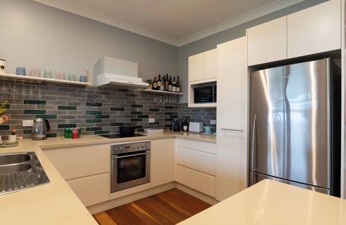 Greta House | Family Camping Paradise with Kangaroos and Nature