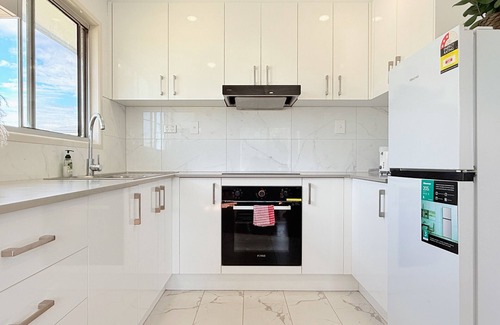 Acacia Ridge House | Family Comfort Modern 3BR Retreat