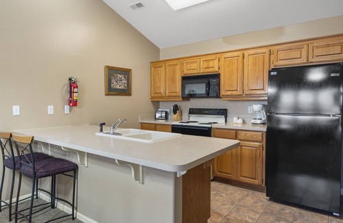 Branson West Condo | Family Condo in a Lovely, Gated Golf Resort near Silver Dollar City