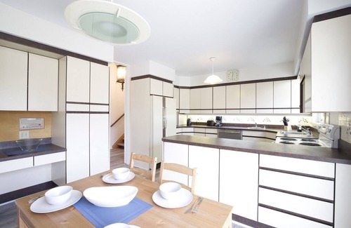 Clanton Park House | Family & Corporate Stay Home [3 Bdrms /2.5 Bath]
