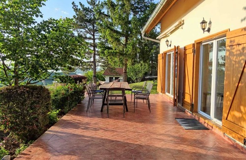 Petrovaradin Cottage | Family cottage with Heated Pool & Vineyard views