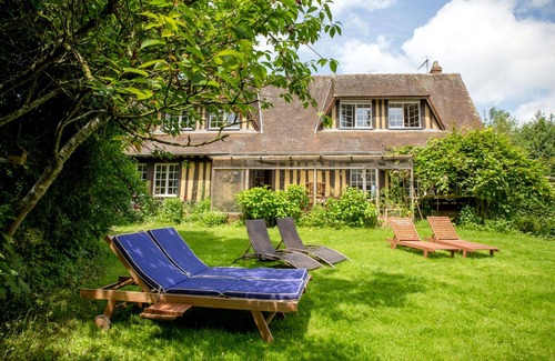 Tourville-sur-Arques House | Family cottage by the water, 9 people, 3 bathrooms, fireplace, 10 km from DIEPPE