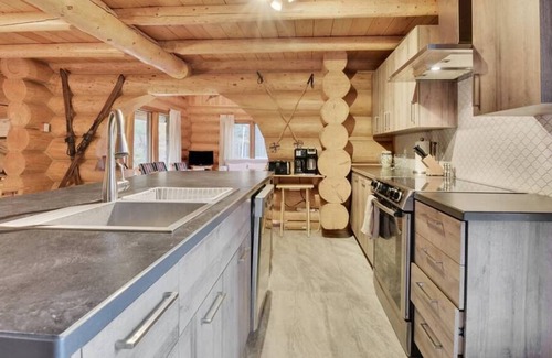 Mauricie Ski Chalet | Family cottage in nature with access to the river!