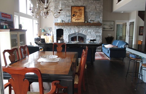 Bala Cottage | Family Cottage on beautiful Moon River, Bala, Muskoka