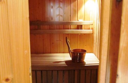 Arimont House | Family Cottage with Sauna