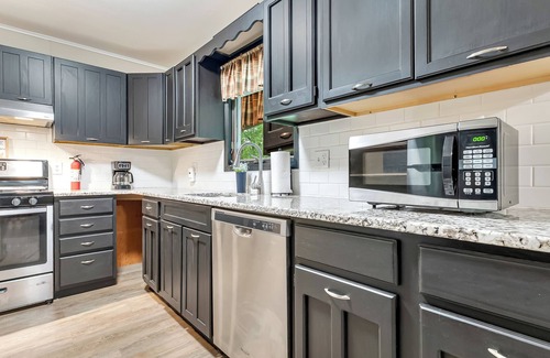 Tafton House | Family & Dog friendly home - Game Room - Near the Lake!