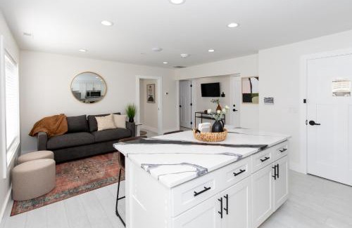 Sandusky House | Family Duplex Suite in Downtown Sandusky Sleeps 12!