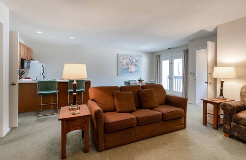 French Lick Villa | Family Escape in French Lick | 2 Villas with Kitchen, Balcony, & Indoor Pool