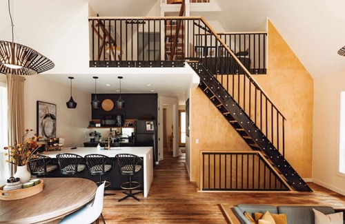 Laurelville Cabin | Family Fave : Secluded : Conversation Pit : Kids' Fort : Hot Tub : Trails