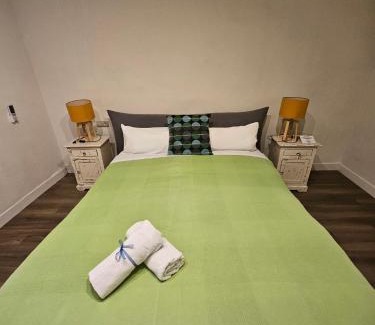 Gothic Quarter Apartment | Family Flat Near Ramblas BCN 5 rooms