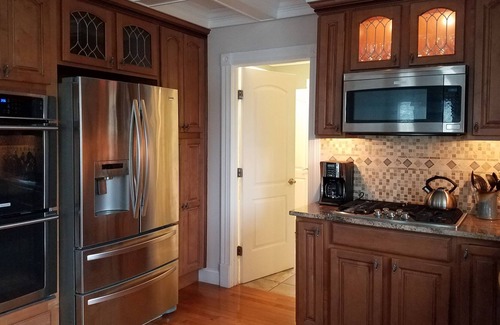 Buzzards Bay House | FAMILY FRIENDLY, SHORT WALK TO THE BEACH, CAPE COD CANAL, RESTAURANTS, & MORE.