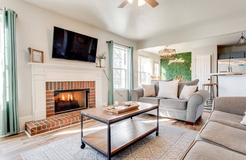 Thompson's Station Apartment | Family Friendly: Pirate Ship/Cargo Net/Cereal Bar