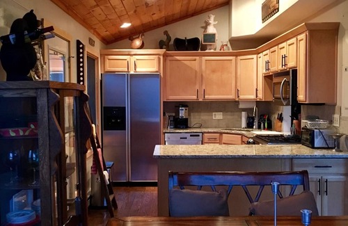 Wintergreen House | Family Friendly, Cozy Home on the Mountain Golf Course. All Necessities Included