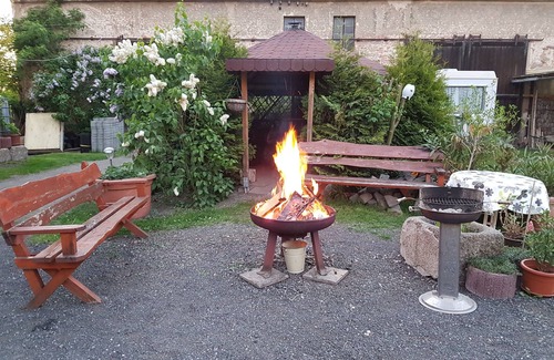 Rosenthal Apartment | Family friend Farm, bike, mountains, motorbike, quad, wifi, cot