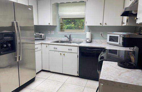 Wright House | Family friendly 3 bed 2 bath a short drive to the prettiest beach in NW Florida