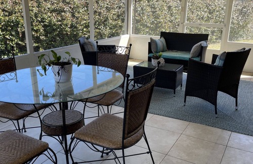 Wright House | Family friendly 3 bed 2 bath a short drive to the prettiest beach in NW Florida