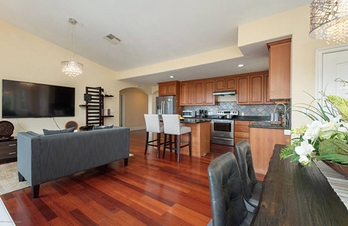 La Habra Heights Villa | family-friendly private business