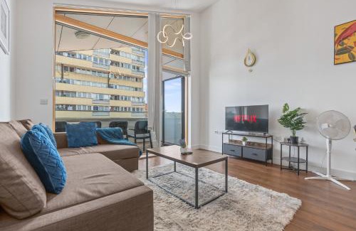 West Ham Apartment | Family-Friendly 2 bedrooms flat with 2bath in Stratford