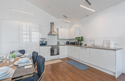 West Ham Apartment | Family-Friendly 2 bedrooms flat with 2bath in Stratford