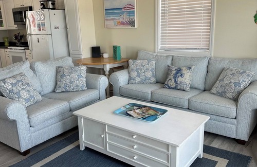 Surf City Cottage | Family-Friendly 3 Bedroom Ocean Front Cottage in the heart of Surf City