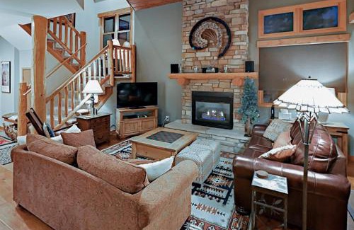 Keystone House | Family Friendly 3 Bedroom Vacation Rental In West Keystone Resort Along The Snake River With Pool And Hot Tub