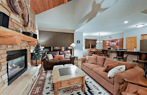 Keystone House | Family Friendly 3 Bedroom Vacation Rental In West Keystone Resort Along The Snake River With Pool And Hot Tub