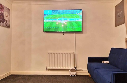 Maidstone House | Family-friendly 3BR - Parking, London Access