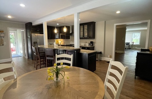 East Raleigh House | Family Friendly 3BR w/outdoor entertaining space