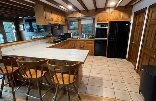 Meadows House | Family Friendly 4 Bedroom 3 Bathroom House on Water with Dock and Game Room