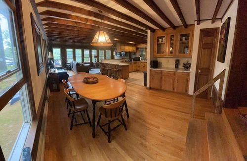 Meadows House | Family Friendly 4 Bedroom 3 Bathroom House on Water with Dock and Game Room