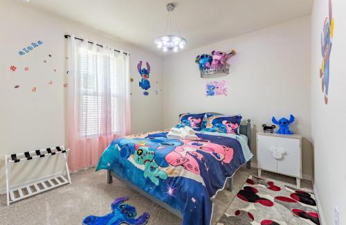 Four Corners House | Family-Friendly 5BR with BBQ & Resort Perks