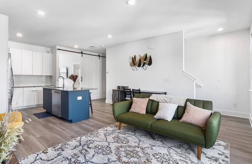 Peoplestown House | Family Friendly accommodations for 8. Close to PARC stadium