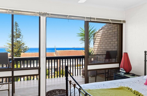 Batehaven Apartment | Family friendly and Ocean Views from the deck