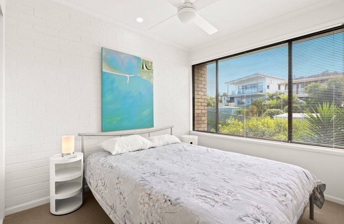 Batehaven Apartment | Family friendly and Ocean Views from the deck