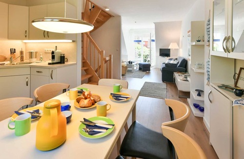 Loog Apartment | Family-friendly apartment with balcony, terrace and sea view!