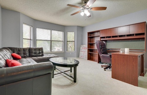 Southeast Arlington House | Family-Friendly Arlington Home with Private Yard!