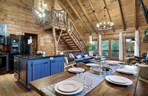 Blue Ridge House | Family-Friendly Blue Ridge Cabin Hot Tub, Game Room, Firepit, Near River