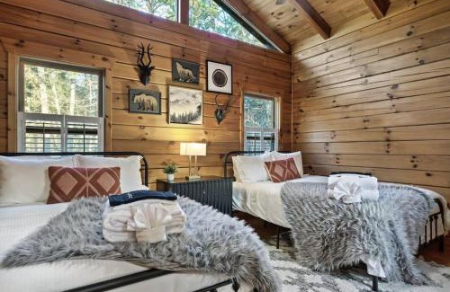 Blue Ridge House | Family-Friendly Blue Ridge Cabin Hot Tub, Game Room, Firepit, Near River