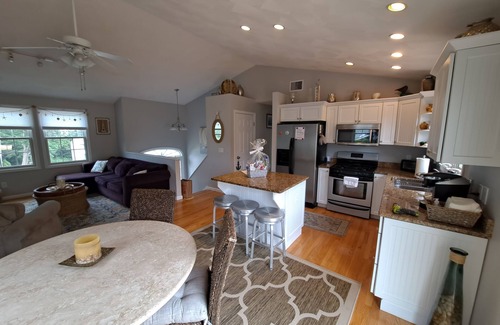 Bonnet Shores House | Family Friendly Bonnet Shores Home - Walk to beach-Central Air-Outdoor Shower