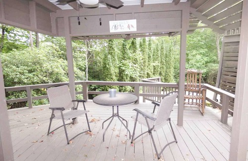 Lake Toxaway Cabin | Family Friendly "Bunkhouse" - Close to Waterfalls