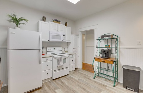 Forest Park House | Family-Friendly Bungalow: 1 Block to Avondale!