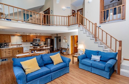 Gravois Mills House | FAMILY FRIENDLY COVE! CALM WATERS, GREAT HOUSE, DOCK AND FIREPIT!