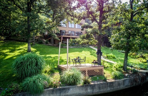 Gravois Mills House | FAMILY FRIENDLY COVE! CALM WATERS, GREAT HOUSE, DOCK AND FIREPIT!
