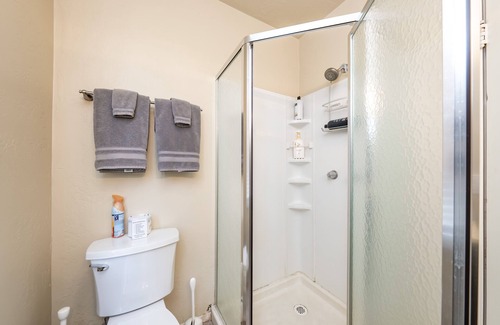 Kaweah House | Family Friendly Cabin on the River - Perfect for Small Families!