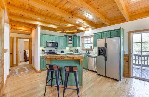 Eureka Springs House | Family-Friendly Cabin By Golf Course and Marina