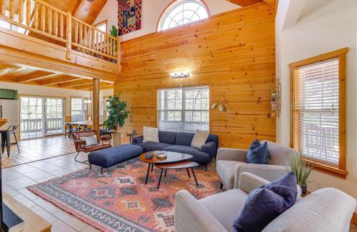 Eureka Springs House | Family-Friendly Cabin By Golf Course and Marina