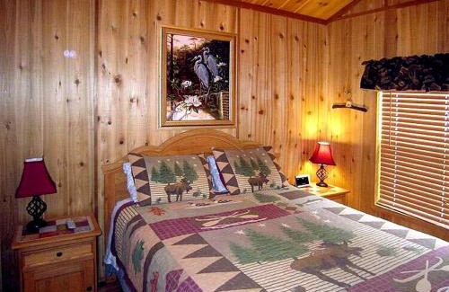 Inverness House | Family-Friendly Cabin Ideal to Create New Memories in Inverness, Florida