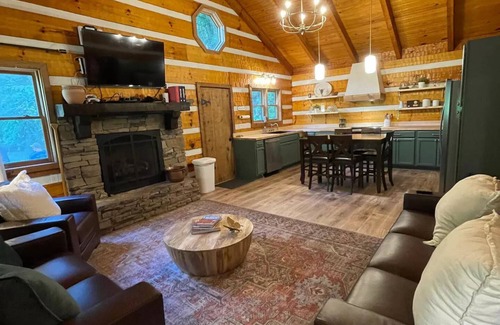 Hartford Cabin | Family friendly cabin, Screened porch, Fire pit