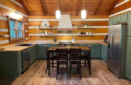 Hartford Cabin | Family friendly cabin, Screened porch, Fire pit